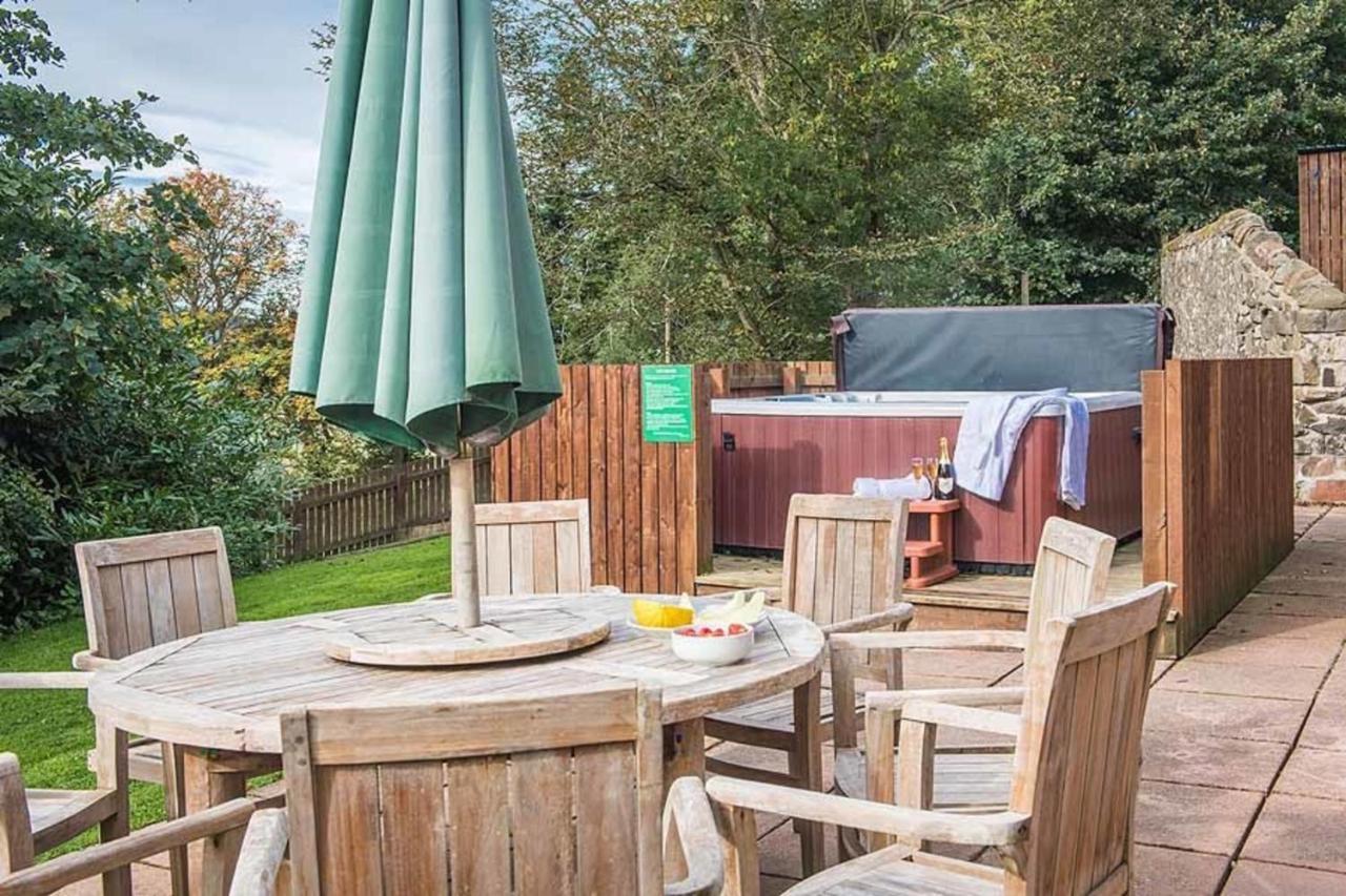 The Granary With Hot Tub Near Perth Perthshire Villa Forgandenny Exterior foto